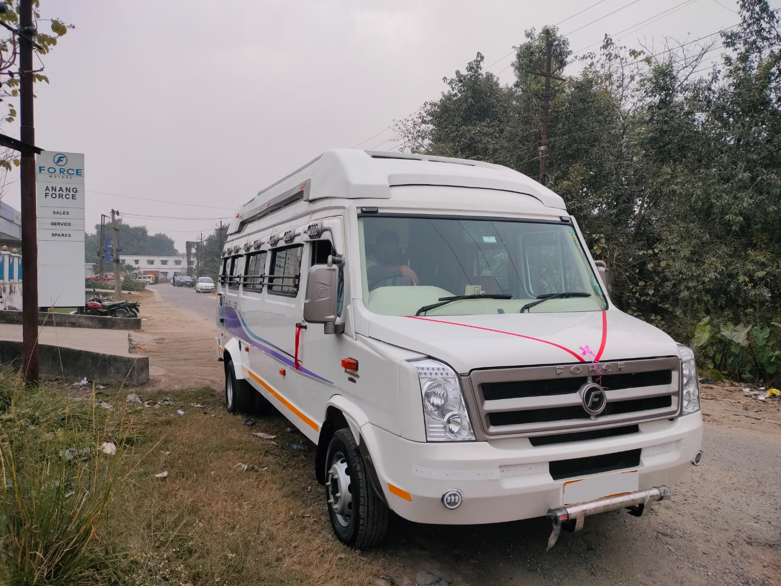 Force Traveller 26 Seater